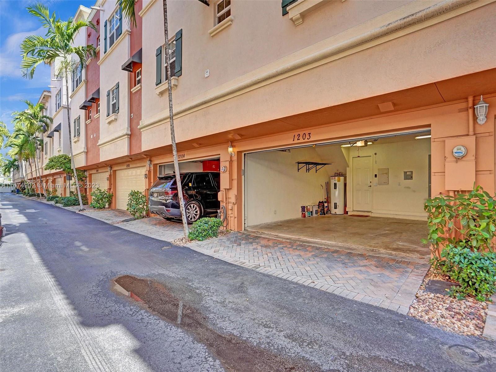 1033 Northeast 17th Way, Lake Ridge, Fort Lauderdale, FL 33304