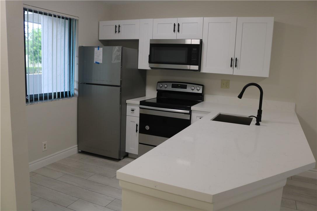 9519 Southwest 1st Court Apt #9519, Oakwood, Coral Springs, FL 33071