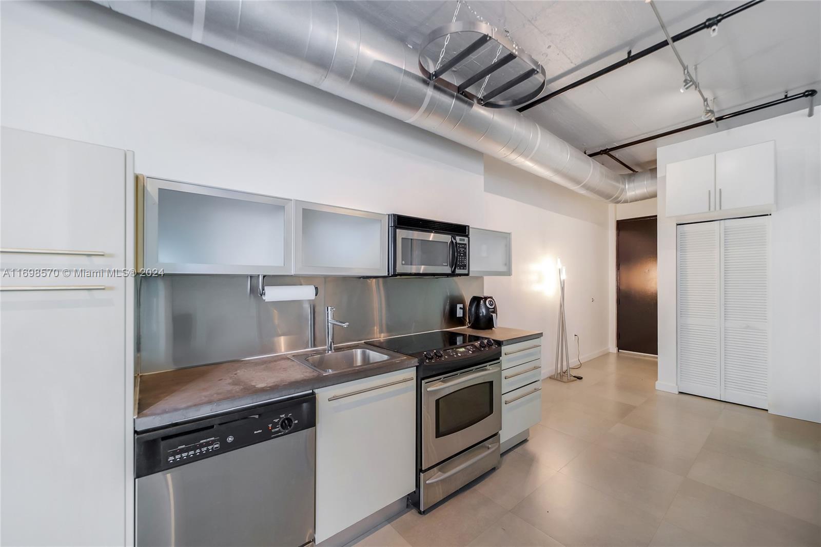 1700 Meridian Avenue Apt #310, City Center, Miami Beach, FL 33139