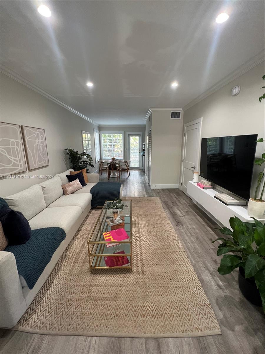 15 Madeira Avenue Apt #3, Douglas, Coral Gables, FL 33134