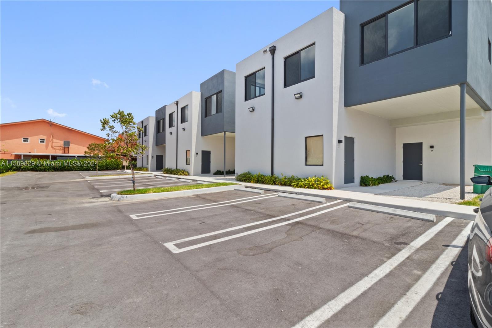 135 Southwest 114th Avenue, MIAMI, Miami, FL 33174