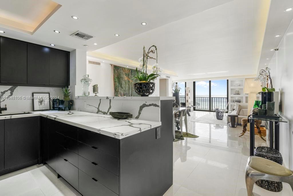 2625 Collins Avenue, MIAMI BEACH, Miami, FL 33140
